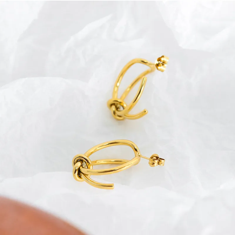 

Korea Simple Fashion Temperament Earrings Knot Earstuds Stainless Steel Vintage Girls Designer Accessories For Women Jewelry