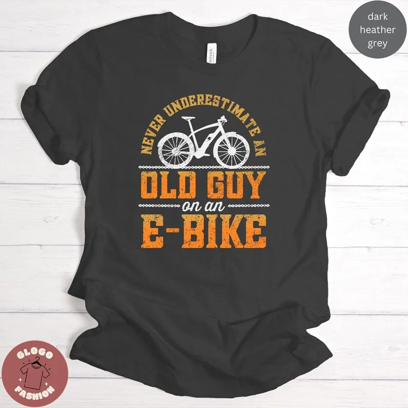 Un Vecchio Ragazzo Su E Bici Bicicletta Ciclisti Ciclismo Biker Club Hybrid Trails Ruote T Shirt Sweat