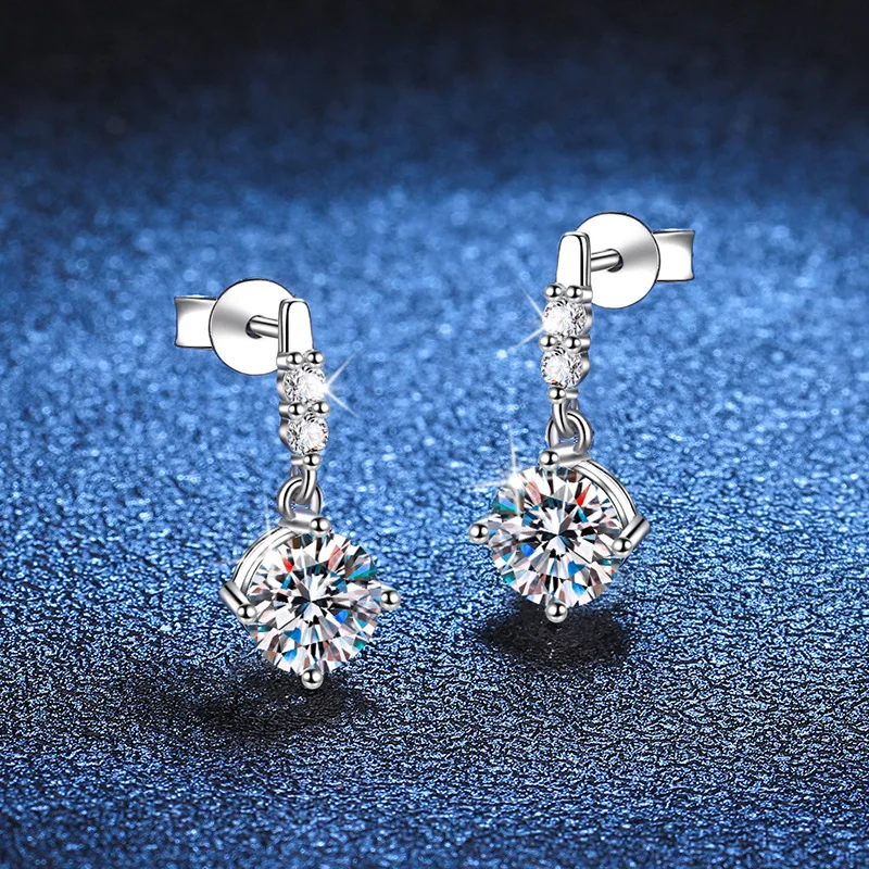 Tömör 14K Fehérítőszer Arany AU585 Zárfedő PT950 fülbevaló moissanite studs Nőnemű fülbevaló