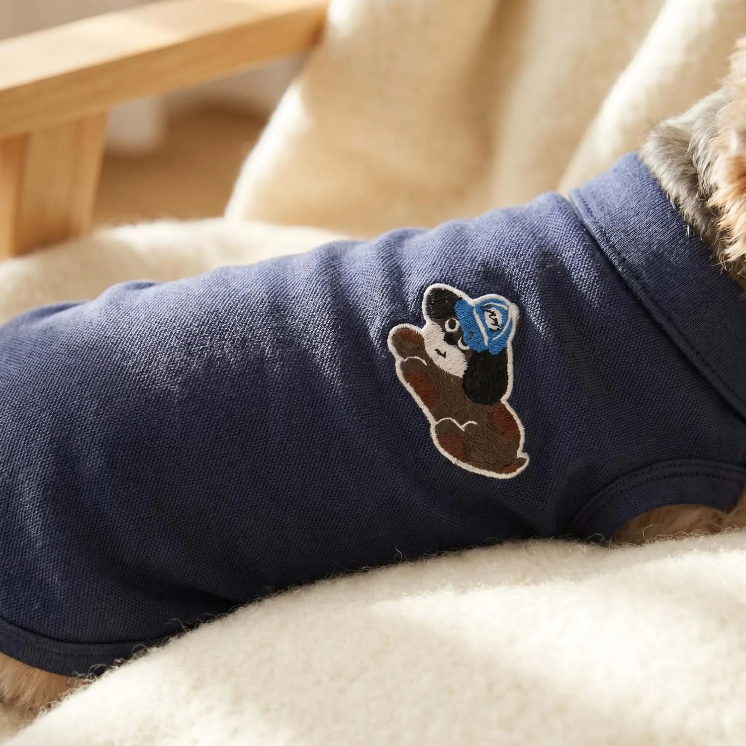 Polo ricamata alla moda per cani, traspirante, senza maniche, abbigliamento per animali domestici di piccola taglia, per passeggiate all'aperto. - Image 3