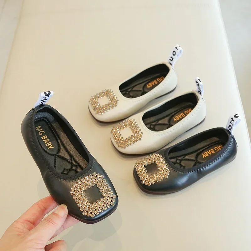 Size 21-35 Girls Loafers Soft Flexible Flat Shoes Children Slip-on Shoes Rhinestone Metal Charm Kids Princess Shoes For Girl