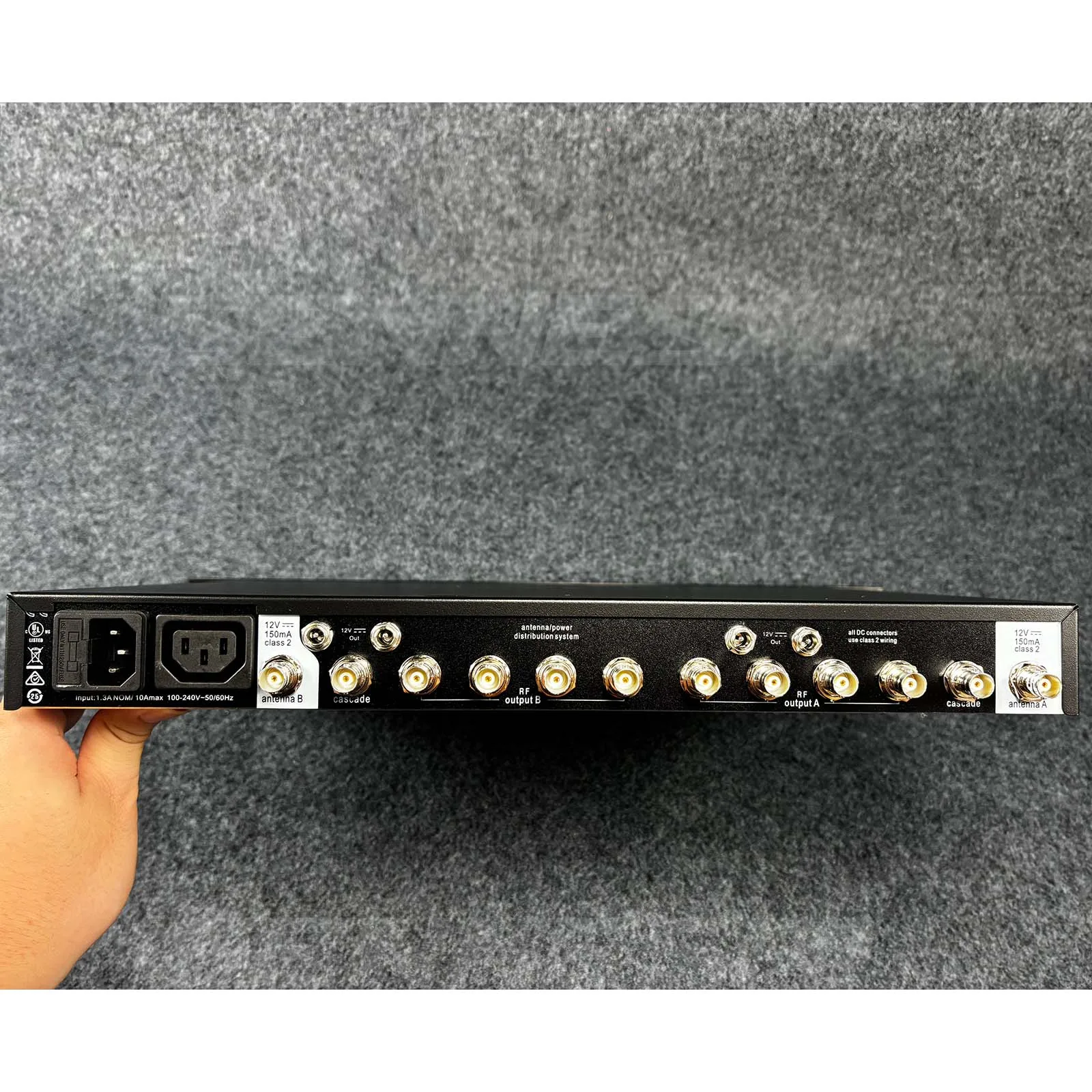Antenna Signal Booster UA845UWB UA844 Antenna Amplifier Distributor System UHF 470-900MHz Frequency 10 Channels Antena Booster For Wireless Microphone