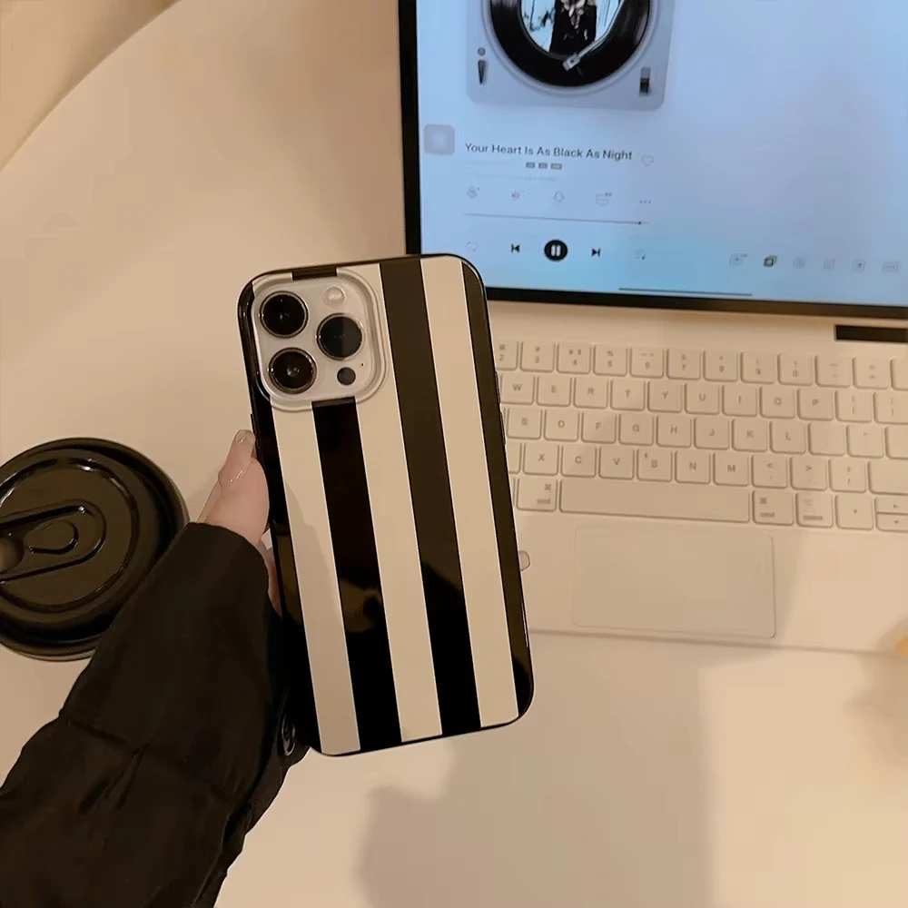 Fashion Retro White Striped Shockproof Silicone Phone Case