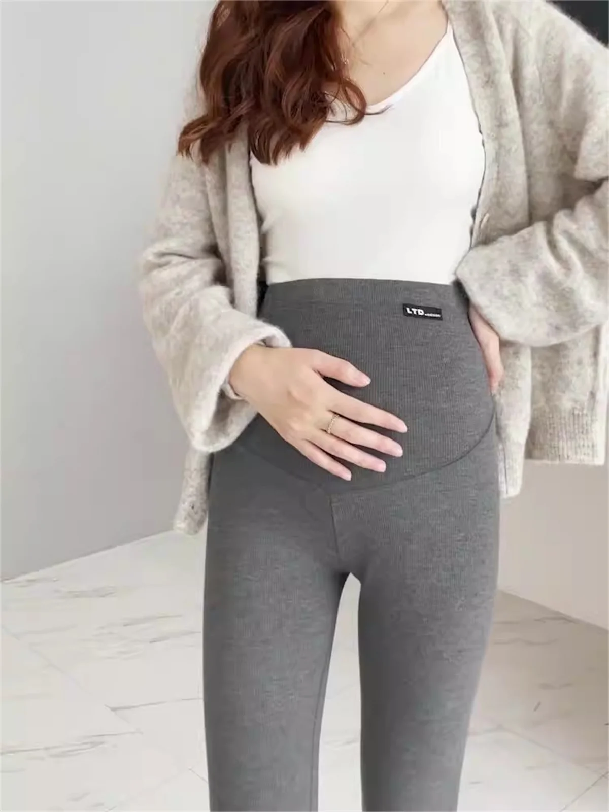 New maternity pants pregnant women plus cashmere Korean version of the new belly leggings autumn and winter maternity leggings
