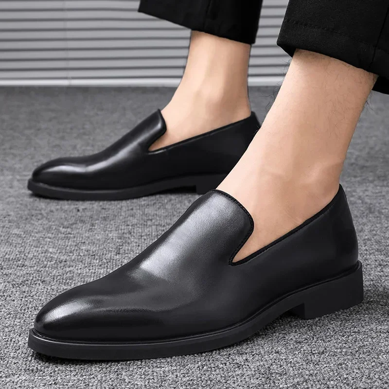 Classic Red Sole Men's Casual Loafers Driving Shoes Moccasin Fashion Male Flats Breathable Men Lazy Leather Shoes Wedding
