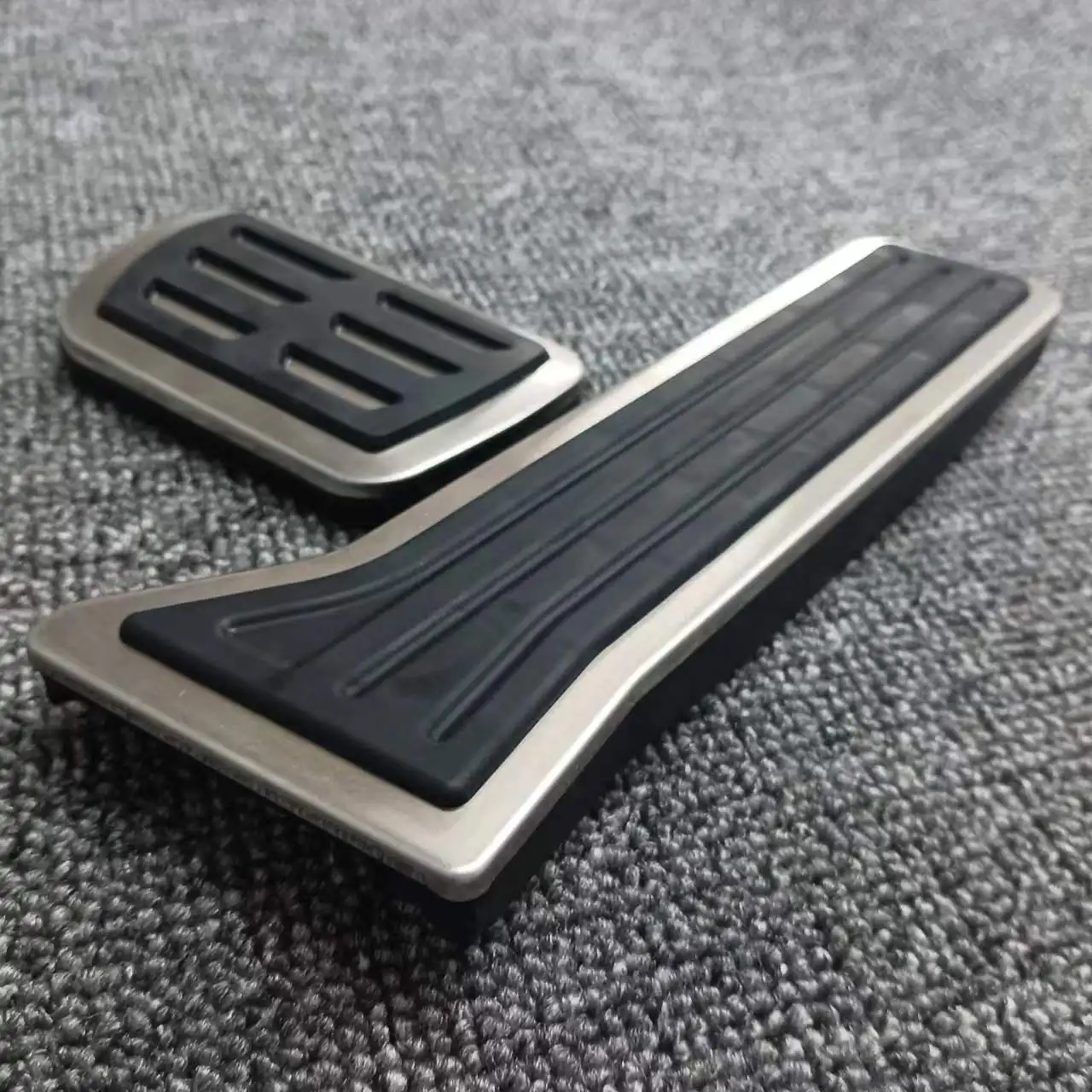 For Xpeng G6 Stainless steel Accelerator brake pedal Interior modification Accelerator brake antiskid Foot pedal Accessories car pedals stainless steel pedal cover