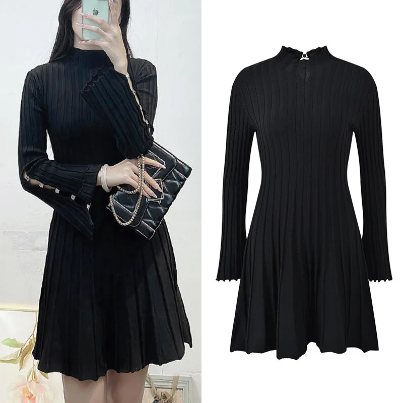 French Hepburn style trumpet long sleeved knitted dress autumn harvest slim waist elegant temperament small black dress women knitted dress