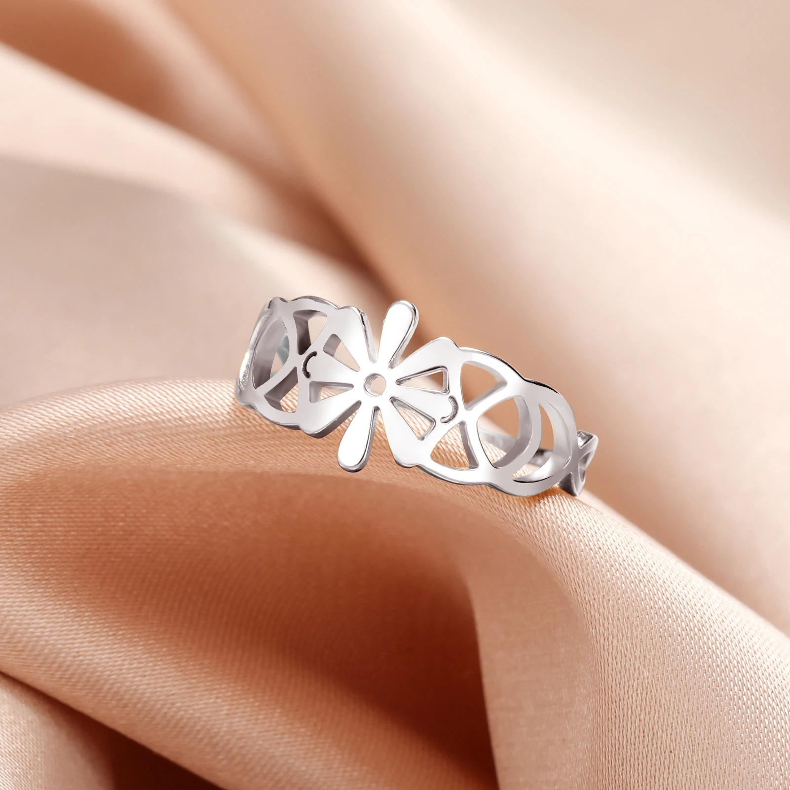Kkjoy Modischer Gold-/Silberfarbener Edelstahl-Ring mit Sechsblüten-Design für Damen, Party-Fingerring, Schmuckgeschenk, Großhandel – Detail 6