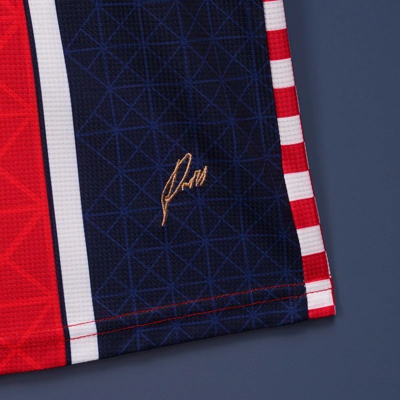 blaue fußballtrikots