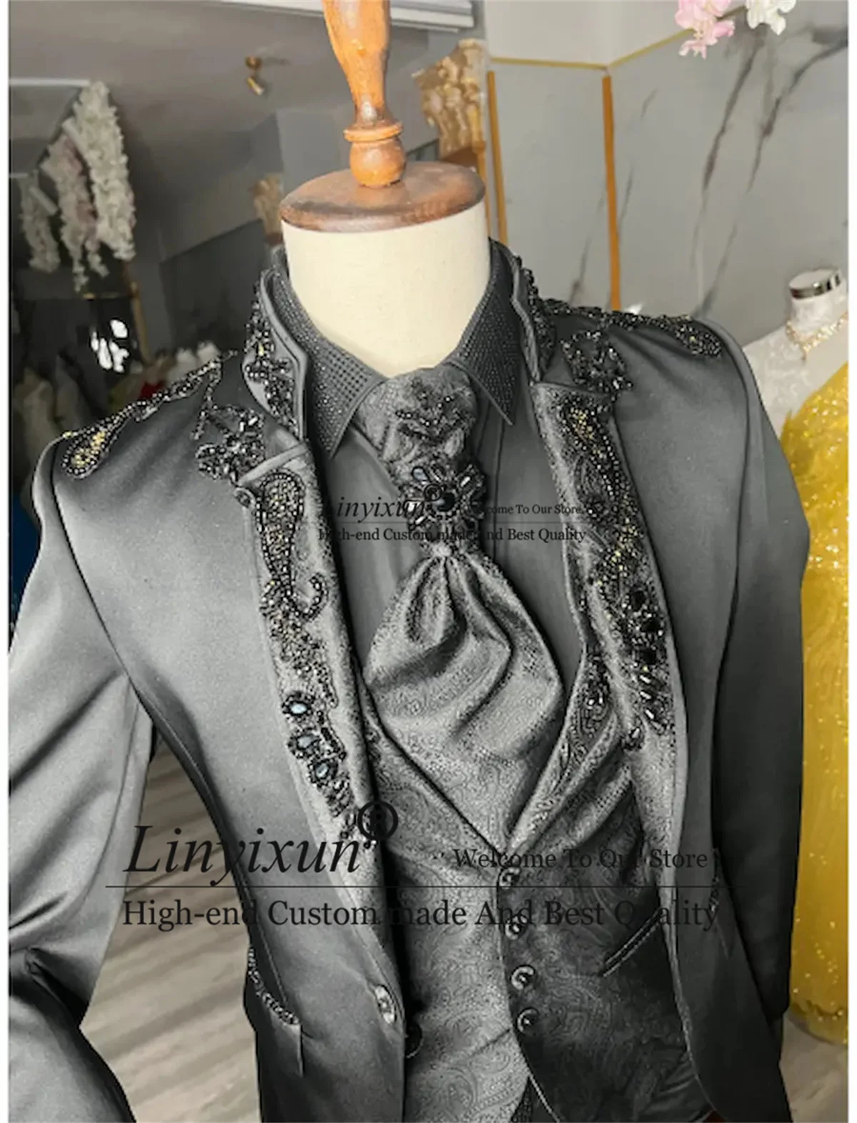 Luxury Beaded Stones Men Suit Italian Style Groom Tuxedos Wedding 3 Pieces Sets Jacquard Male Blazers ropa hombre