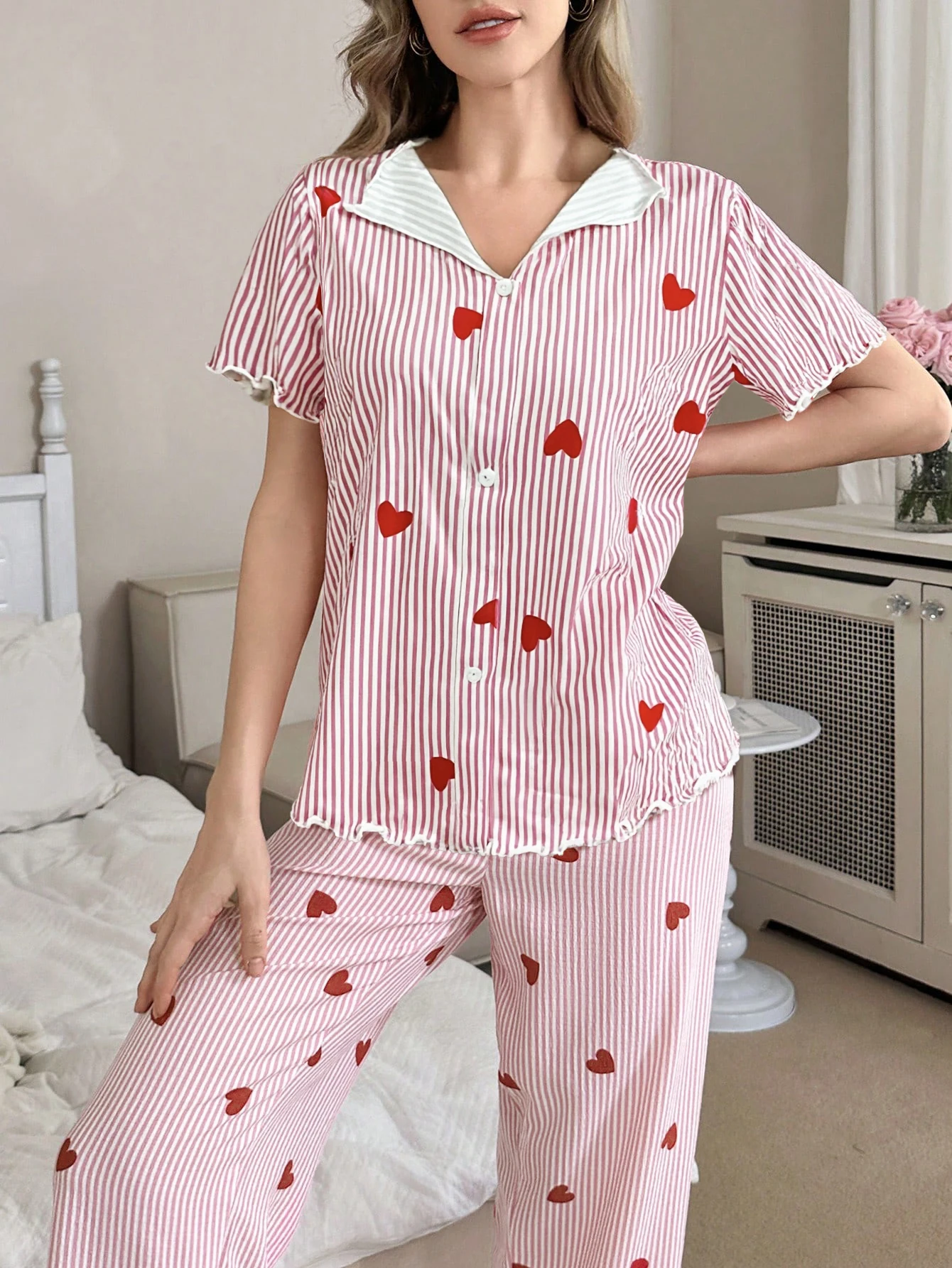 Women's Autumn and Winter Pajamas, Cute Striped Heart Print, Casual and Comfortable, Fashionable Short-Sleeved Long Pants, Can B