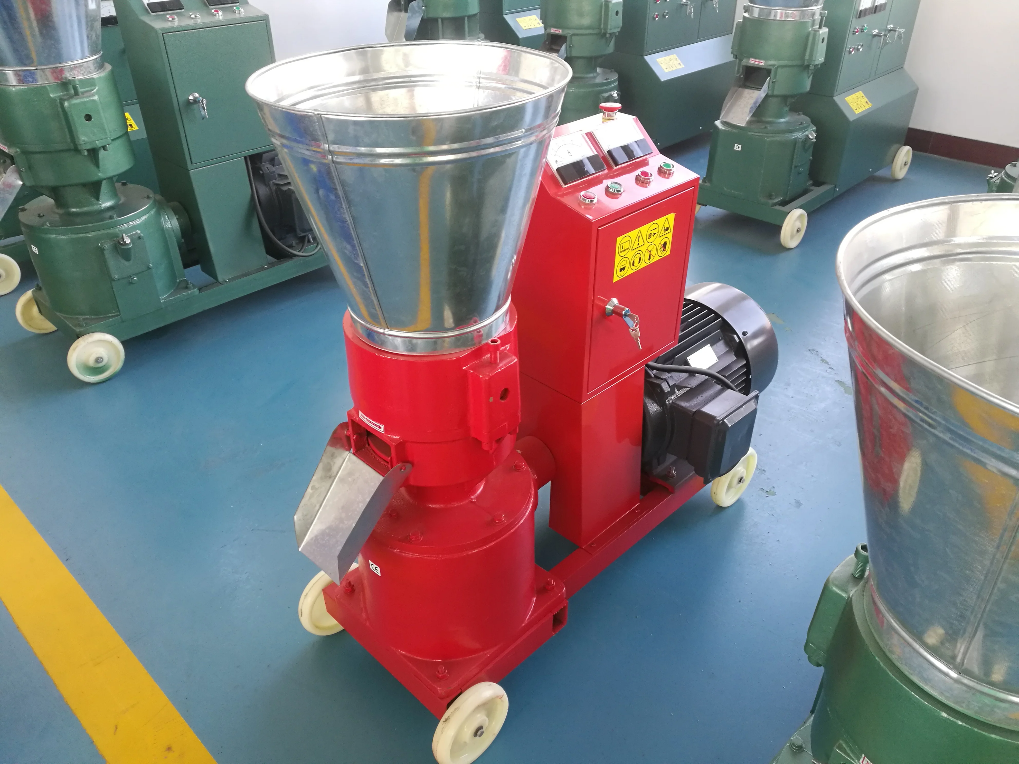 KL200 KL200B 7.5 KW Small Biomass Pellet Mill Pellets Making Machine To Door