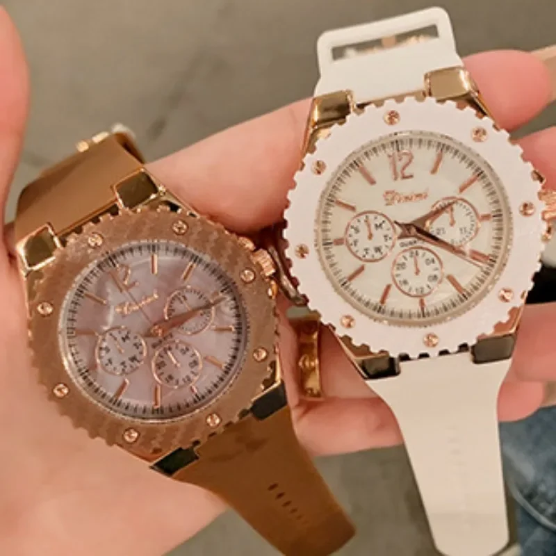 Fashion Women Watch Light Luxury Elegant Temperament Women Quartz Watch Silicone Strap Casual 3bar Waterproof Large Dial Relojes