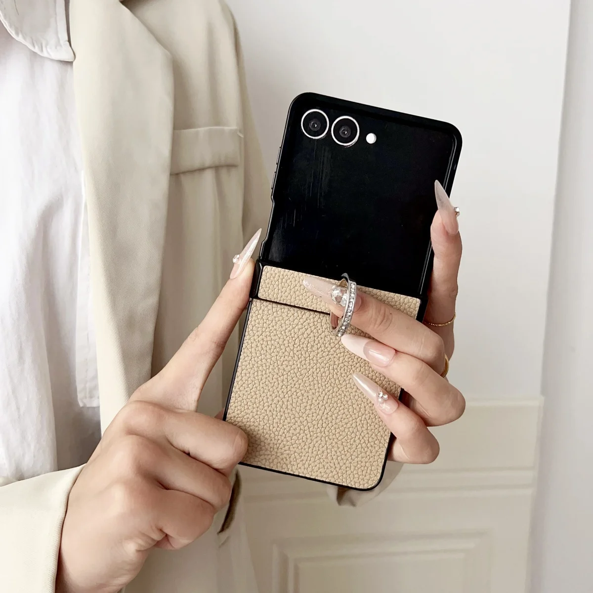 Luxury Lychee Pattern Leather Case with Metal Finger Ring Holder and Diamond Grip Buckle Bracket