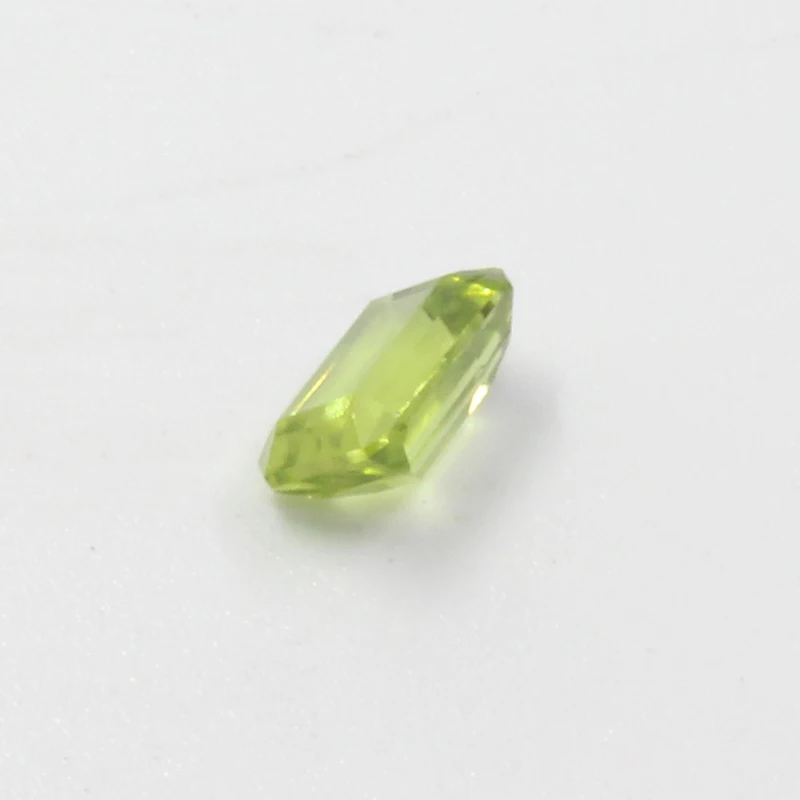 Loose Peridot Gemstone Oval Cut VVS grade