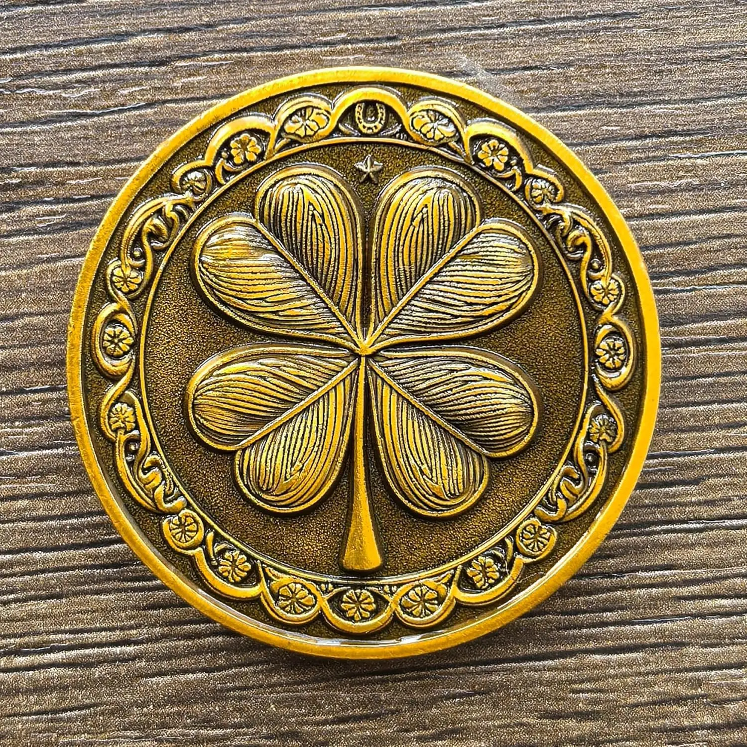 Good Luck Gift Lucky Challenge Coin With Four-Leaf Clover & Eagle Design -  1.57 Inch Good Luck Charm 777 Four-leaf Clover Charm
