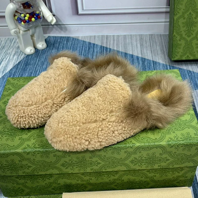 

2024 Winter New Women's Plush Slippers Lamb Wool Material Warm Comfortable Solid Color Round Head Women's Slippers