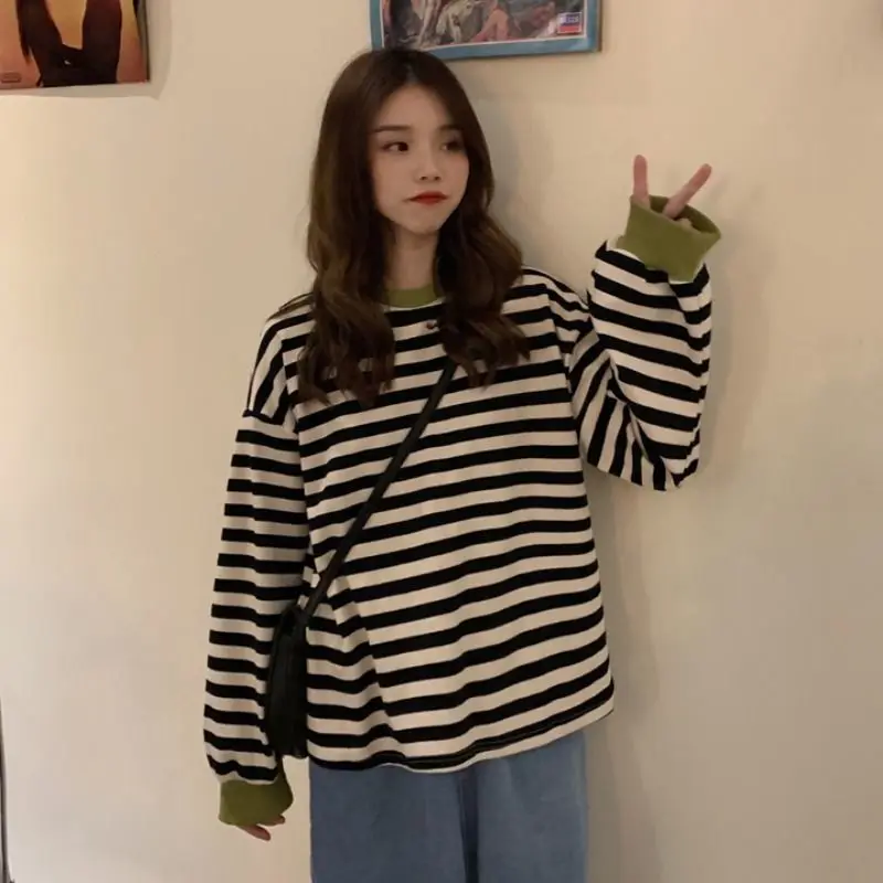 Autumn and Winter New Korean Edition Sweater Sweet Fresh Loose Versatile Round Neck Underlay