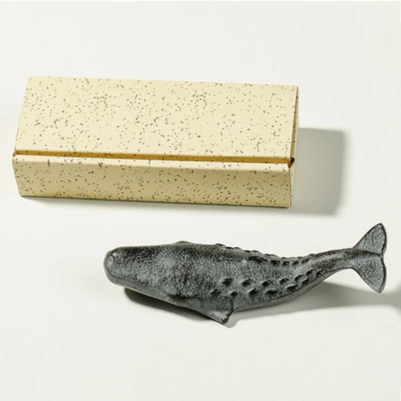 

Creative Whale Shape Multifunction Cast Iron Paperweights Chinese Calligraphie Painting Paperweights Paper Pressing Paperweights