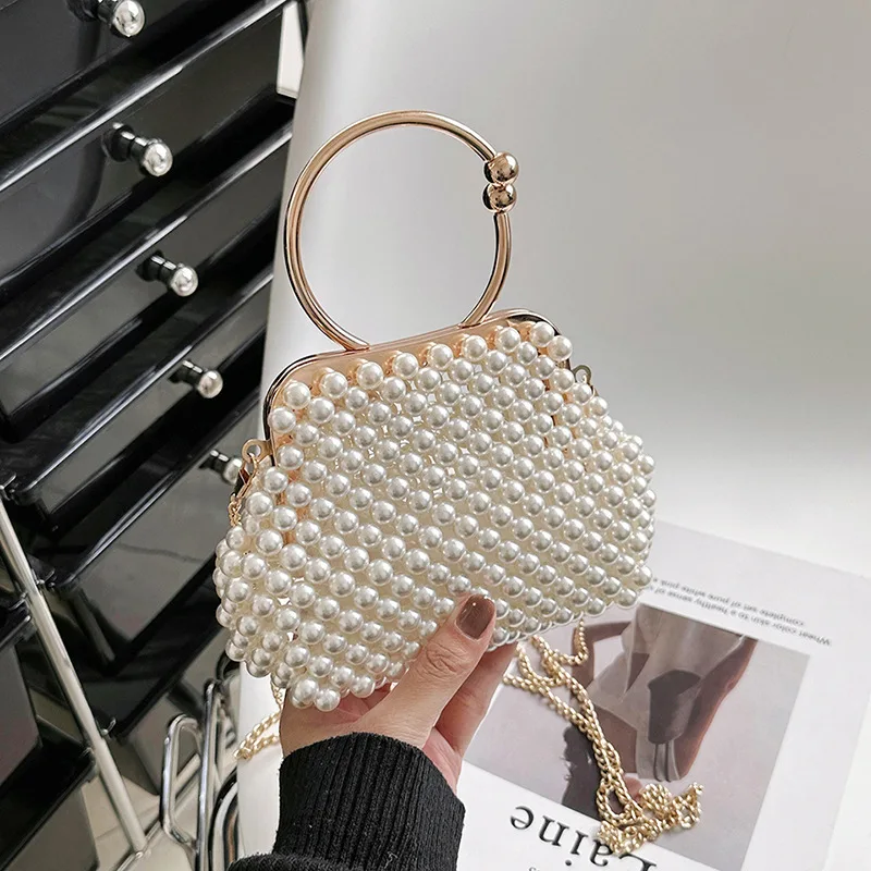Pochette Da Sera In Acrilico A Margherita Bianco Crema Con Manico In Perle E Tracolla