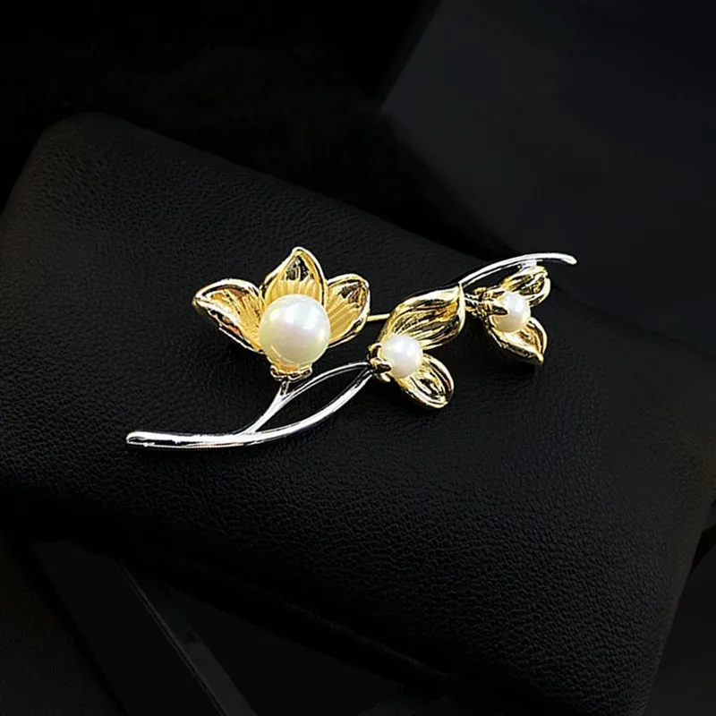 Beauty High-Grade Lotus Brooch Women's Chinese Style Elegant Flower Brooch Pin Fixed Clothes Ornament Pearl Jewelry Pins Gifts