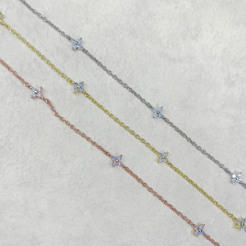 Four Leaf Clover Anklet Bracelet for Women Delicate Kpop Style Ctystal Thin Chains On Leg Summer Beach Accessories Gifts KDA003