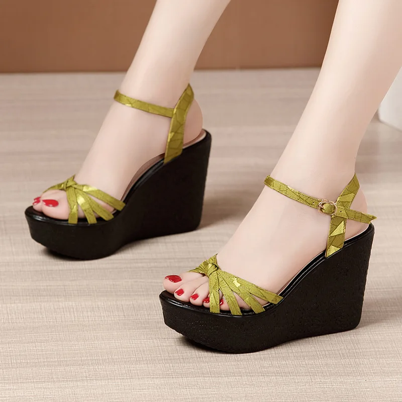Sandal Wedges Platform Ukuran Besar 32 