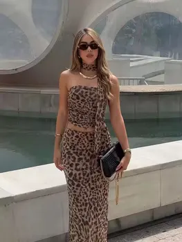 طقم بطبعة نمرية أنيقة كروب مع تنورة ميدي — صورة 4