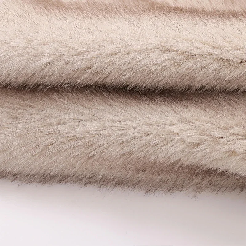 Iconic Street Fashion Week Luxury Brand Gardient Cropped Faux Fur Coat Women Winter 2024 Hot Cool Girls Fluffy Short Fur Jacket 5