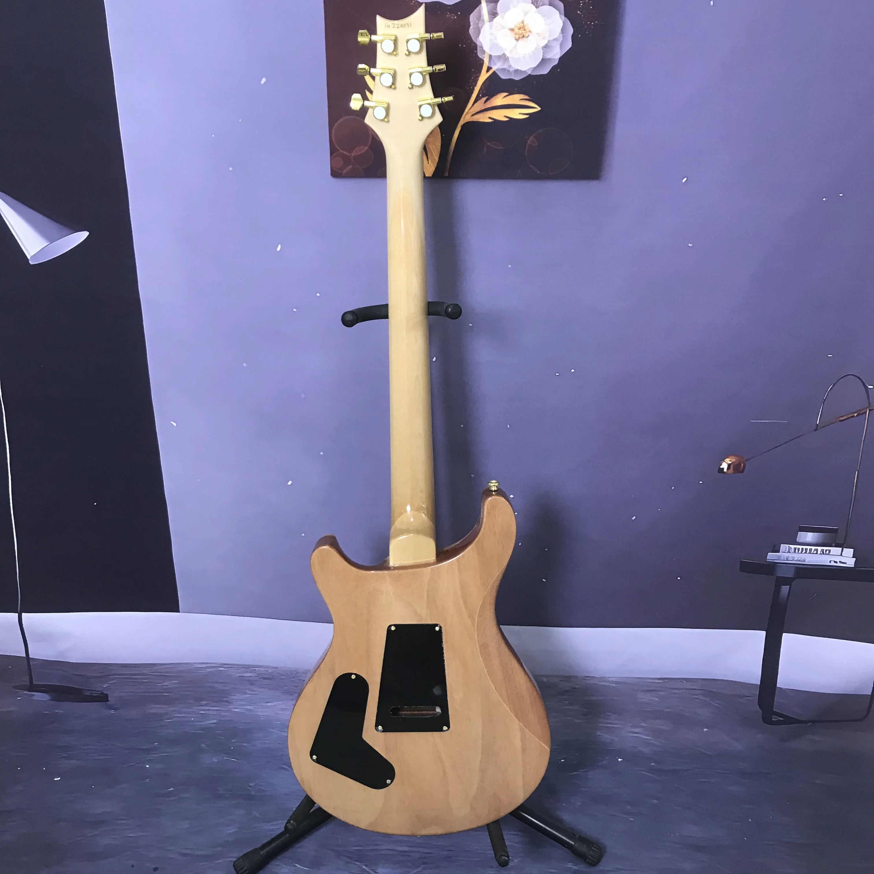 Electric guitar natural color maple wood top bird mahogany body good sound quality in stock