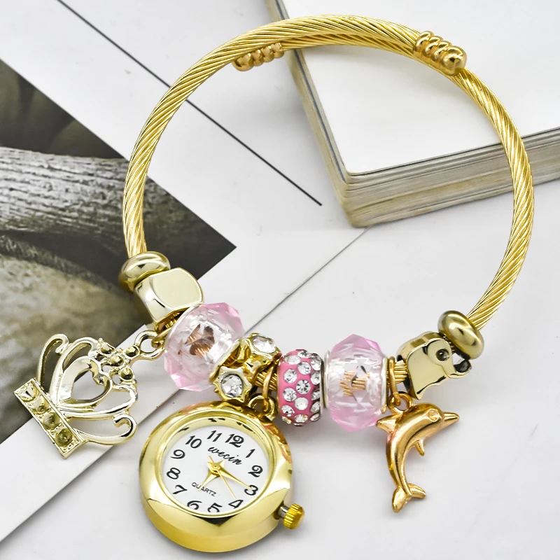 Women's Bracelet Watch Love With Stylish Decor Refined Round Quartz Watch Casual Elegance 2