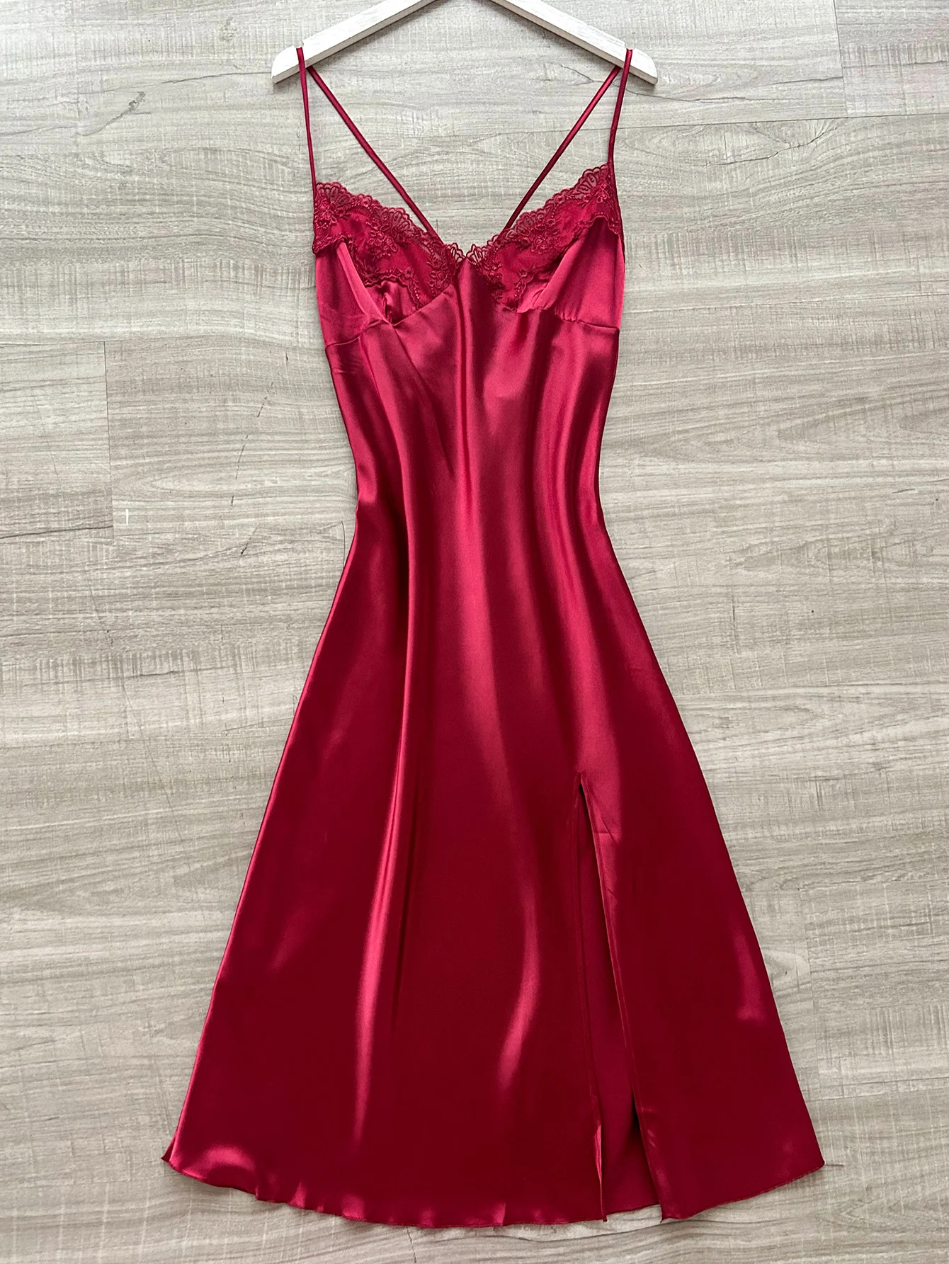 مثير عالية الشق إغراء السيدات طويلة مثير الدانتيل...