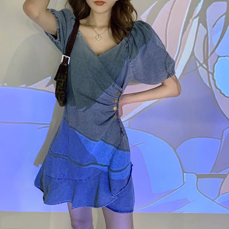 

Summer 2023 New Retro Hong Kong Flavor Waist Waist Slim Design Sense Ruffled V-neck Denim Short-sleeved Harajuku Dress Women