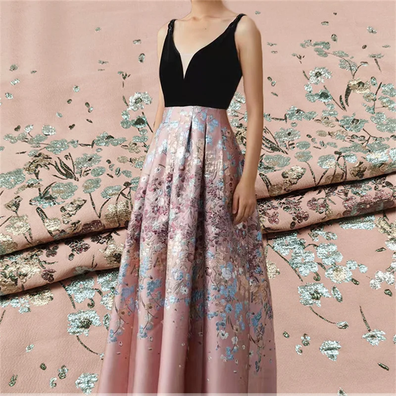 

Luxury Relief Three-dimensional Gold Silk Jacquard Positioning Fabric Performance Brocade Dress Fabric for Sewing Div Embroidery