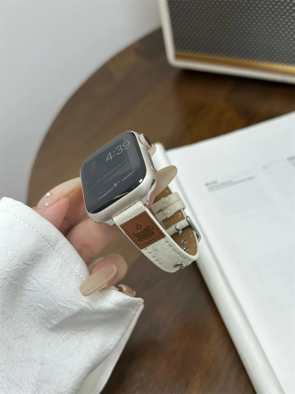 Bracelet de montre pour iWatch 42/44/45/46/49 mm 38/40/41 mm Bracelet de montre tendance en cuir PU pour montres de la série Ultra2 Série 10/9/8/7/6/5/4/3/2/1_voghion.com