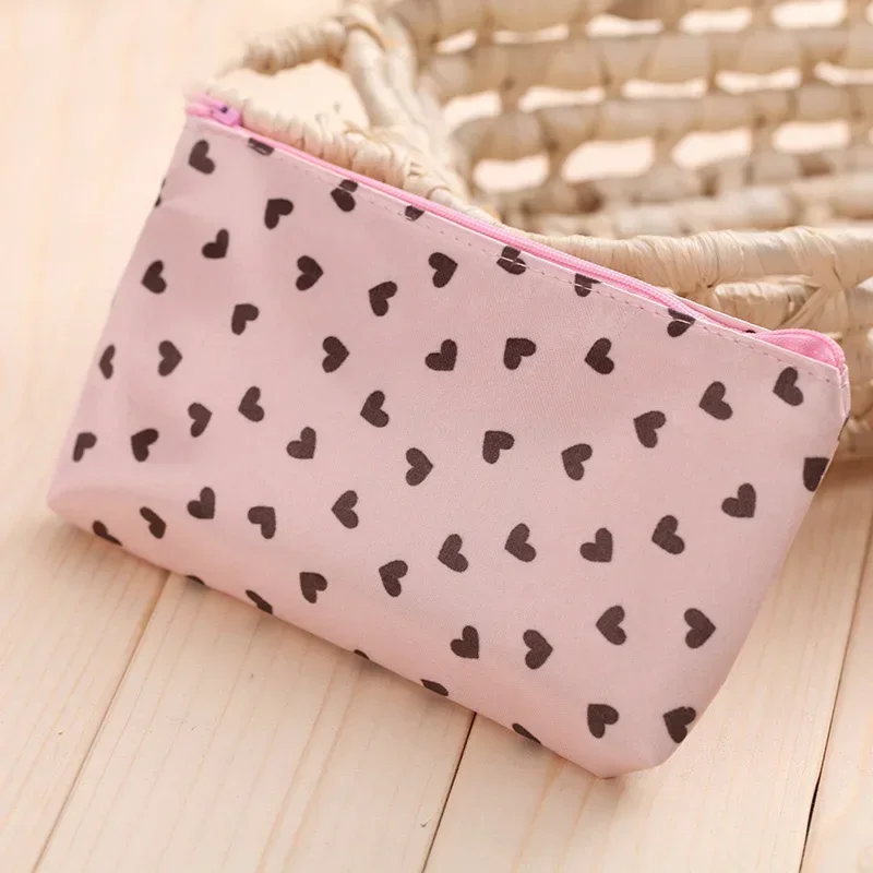 1 Pc Simple Cosmetic Bag Fashion Women Makeup Bags Storage Bag for Outdoor Travel Lady Washing Toiletry Pouch Bags Organizers