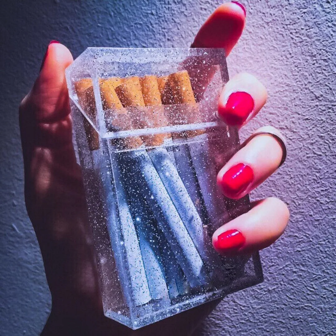 

Glitter Cigarette Box Case for 20 pcs King Size 84mm Cigarette Smoking Accessory