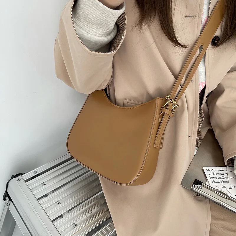 21 Best Crossbody Bags For Travelers In 2023 Condé Nast, 57 OFF