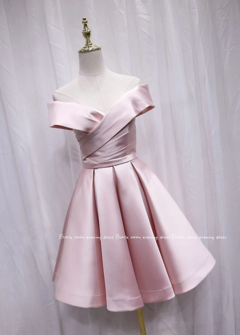 Short Satin Pleat Sashes Boat Neck Knee Length Bridesmaid Dresses Wedding Party Evening Prom Homecoming Cocktail Lace Up