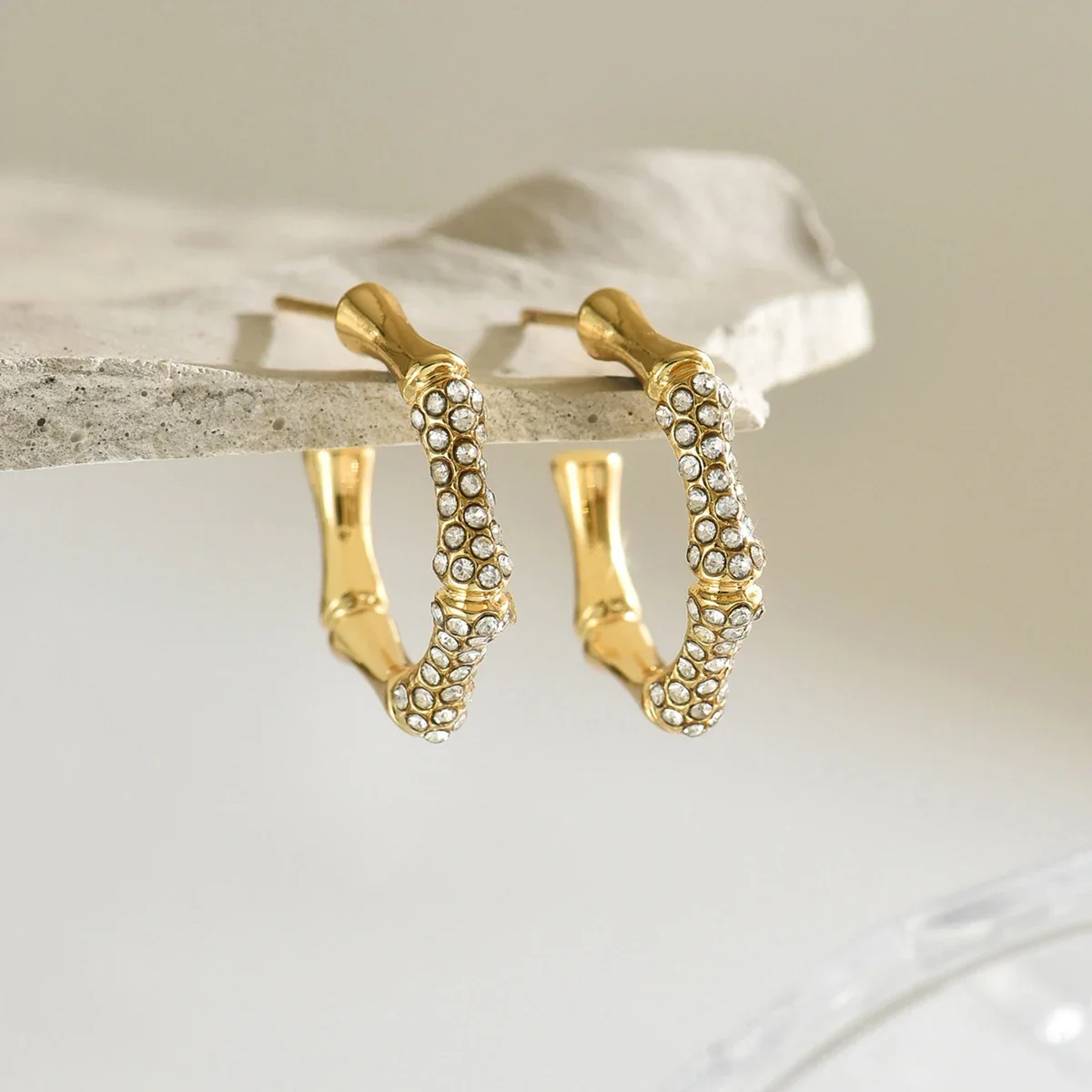 Trend Bamboo Joint C Shape Huggies Hoop Earrings for Women Shiny CZ Zircon Rust Proof Statement Earing Charm Jewelry Wholesale