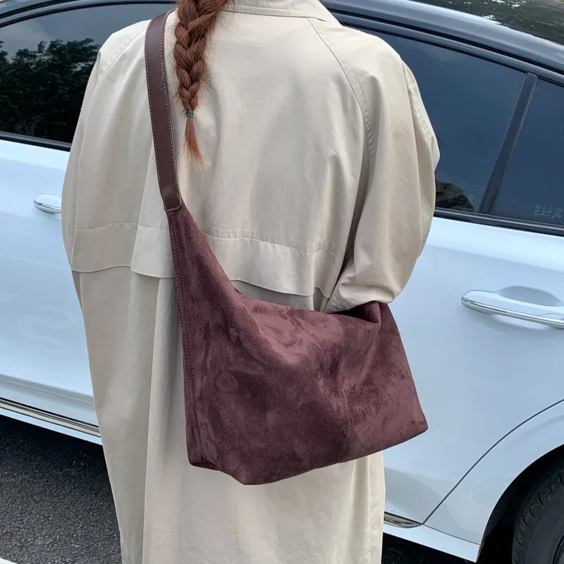 Nuova borsa tote in pelle scamosciata di grande capacità transfrontaliera Borsa a tracolla singola casual e versatile Borsa sotto le ascelle alla moda