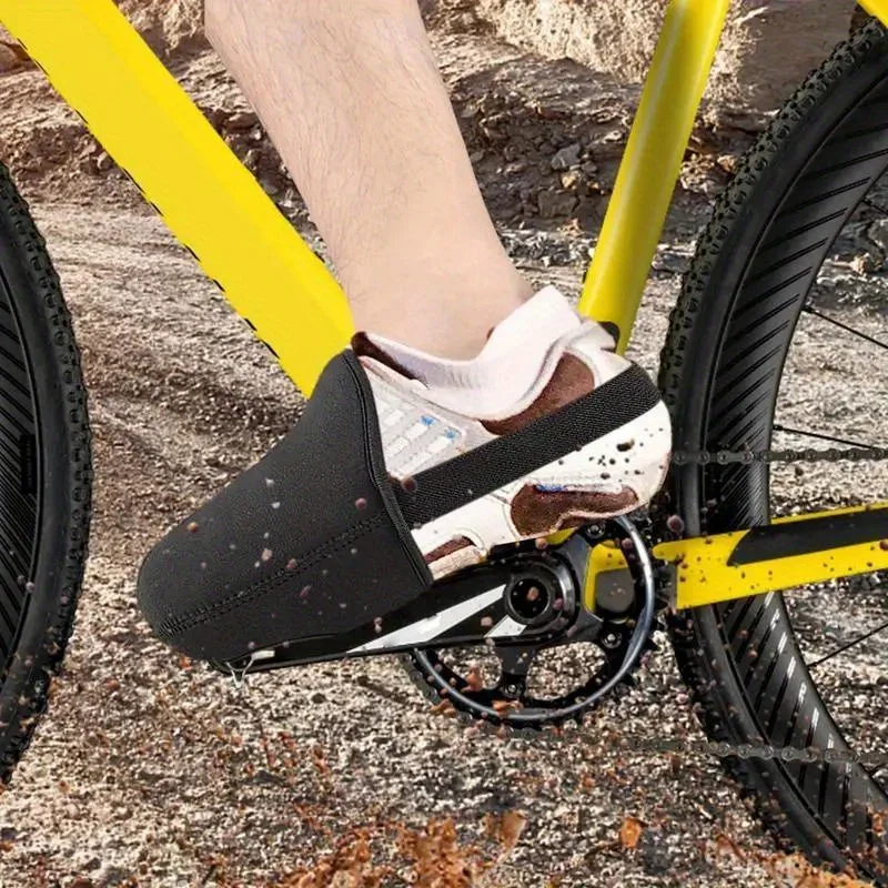 Shoe covers Rain shoe covers Silicone shoe covers Disposable shoe covers Rain shoe protector Plastic shoe cover 2 pieces Winter Cycling Shoe Covers Bike Overshoe Waterproof MTB Road Bikes Lock Shoes Shoe Protector Cover Cycling Accessories
