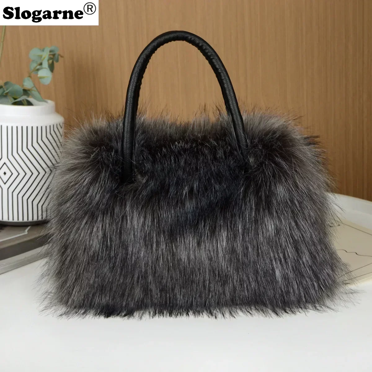 2024 New Raccoon Fur Bags Women Fashion Portable Faux Fur Handbags Winter Soft Warm Bag Girls Fluffy Large Capacity Tote Purse 3