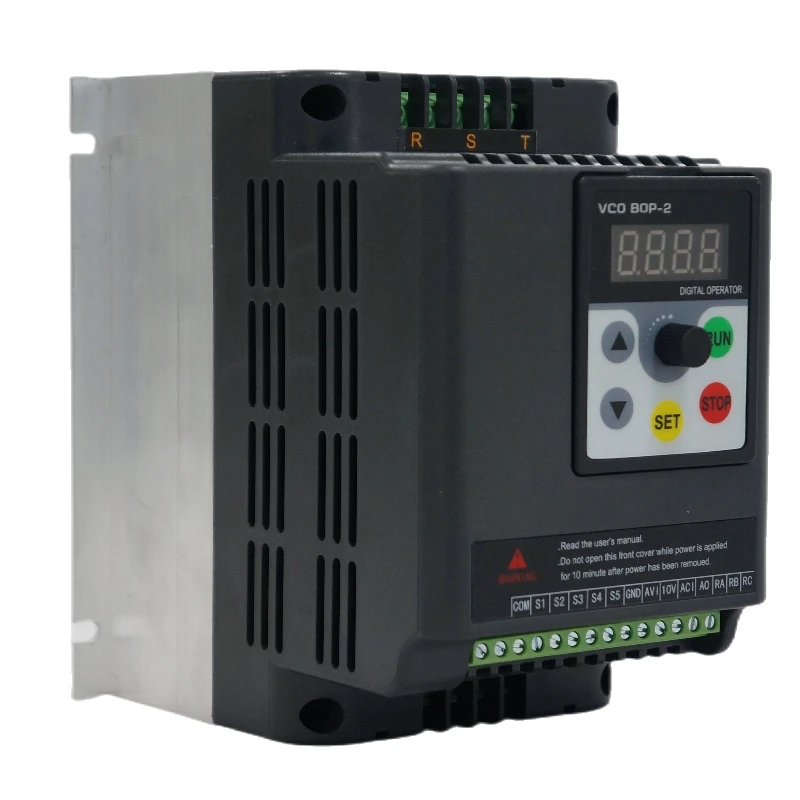 VFD 4KW 5.5KW AC Input G1 220V TO Output G3 380V Variable Frequency Drive Inverter Variable Frequency Speed Controller SUSWE 290