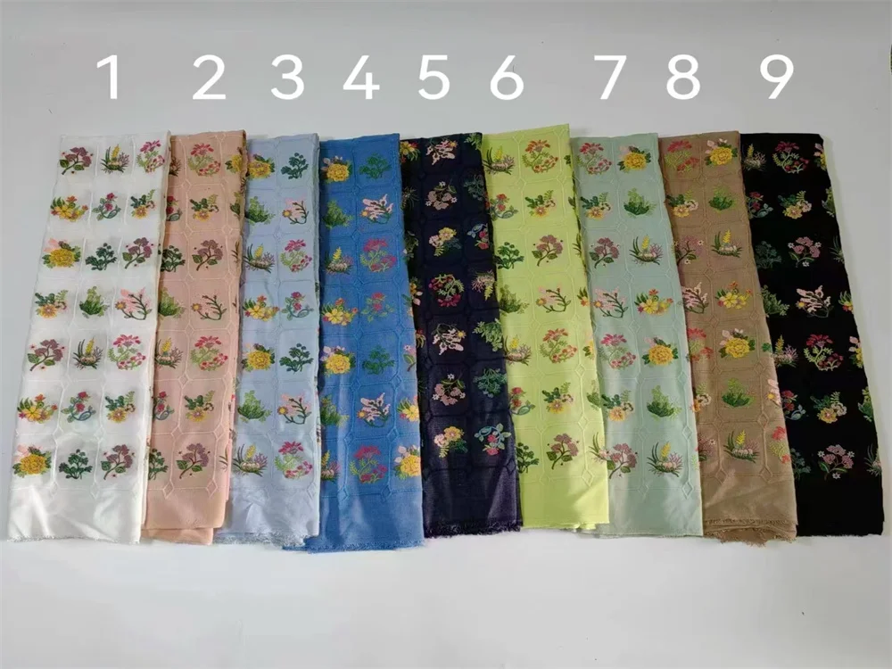 Neuer Stil Afrika Spitzenstoff 2025 Hochwertige Spitze Wasserlösliche Bestickte Modische Weiche Baumwollspitze 5 Yards – Detail 6