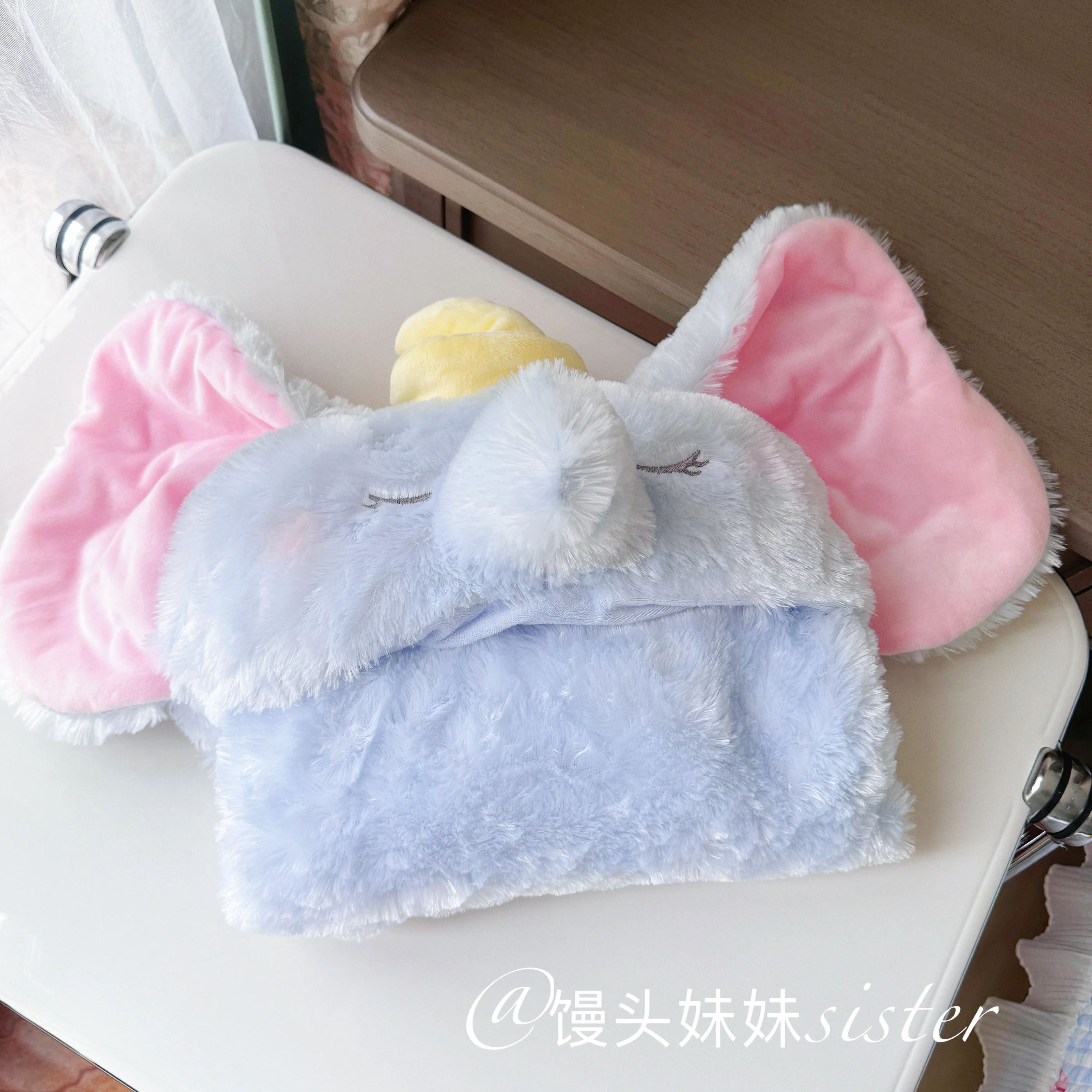 Dumbo U-förmiger Kissen-Schal, Kawaii-Anime-Peripherie, süßer warmer Kapuzenumhang, geeignet für Zuhause, Büro, Reisen, Anime-Fans, Cartoon-Geschenk – Detail 2