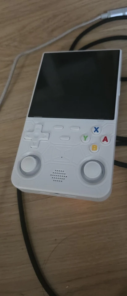 R36 ULTRA photo review