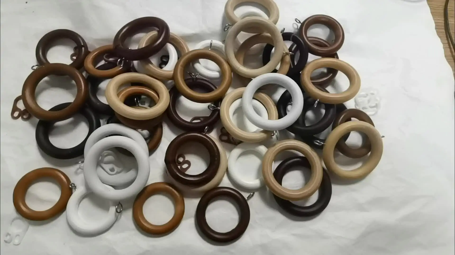 ANELLI PER TENDE BASTONE LEGNO TONDO CON GANCI IN ASTA TENDAGGI BINARI OCCHIELLI