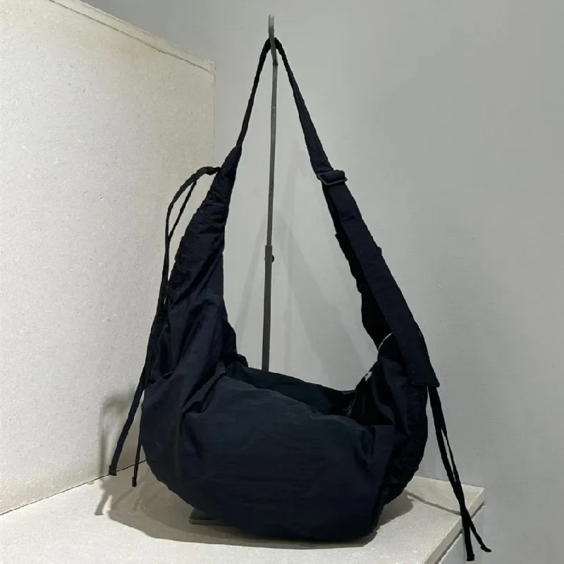 New Simple and Casual Solid Color Nylon Large Capacity Women's Dumpling Bag Shoulder Bag for Travel and Commuting