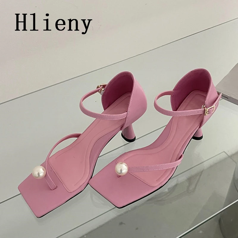 

Новинка лета 2023, женские сандалии Hlieny на высоком каблуке, модная женская свадебная обувь с квадратным носком и ремешком с пряжкой